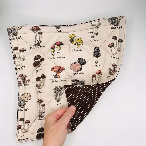 Microwave Dinner Plate Cozy, Reversible, Neutral Mushrooms, Woodland Fairy Core - Picture 2 of 4